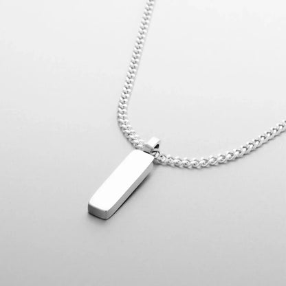 MINIMALIST STAINLESS STEEL NECKLACE WITH RECTANGULAR PENDANT